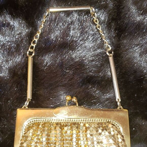 VNTG Whiting & Davis Gold Mesh Evening Handbag - Picture 2 of 7
